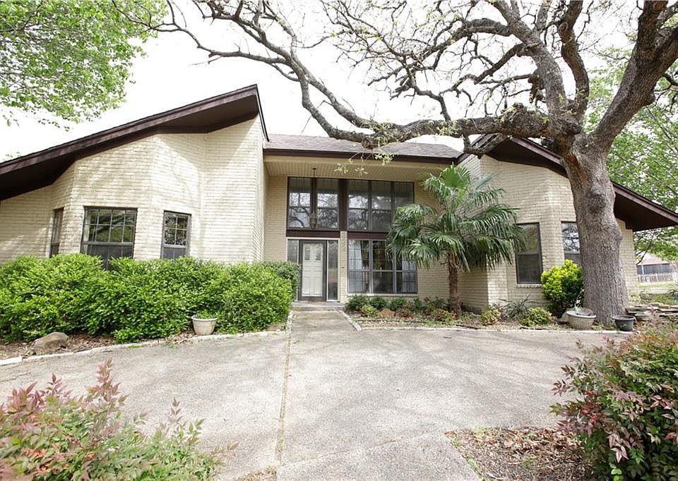 1st image of 333 Eagle Dr