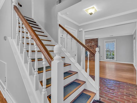 5th image of 8174 Kimridge Dr