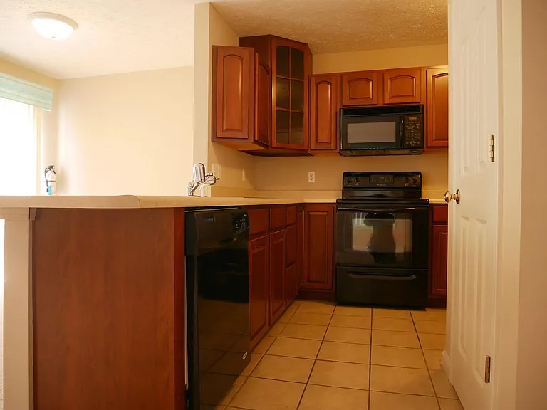 2617 E Oaklawn Ct — Photo 5