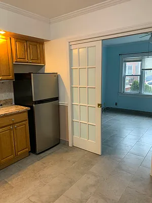 Rented by Halvatzis Realty | media 2