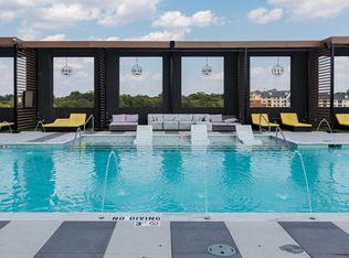 McKenzie, Saint Louis, MO 63124