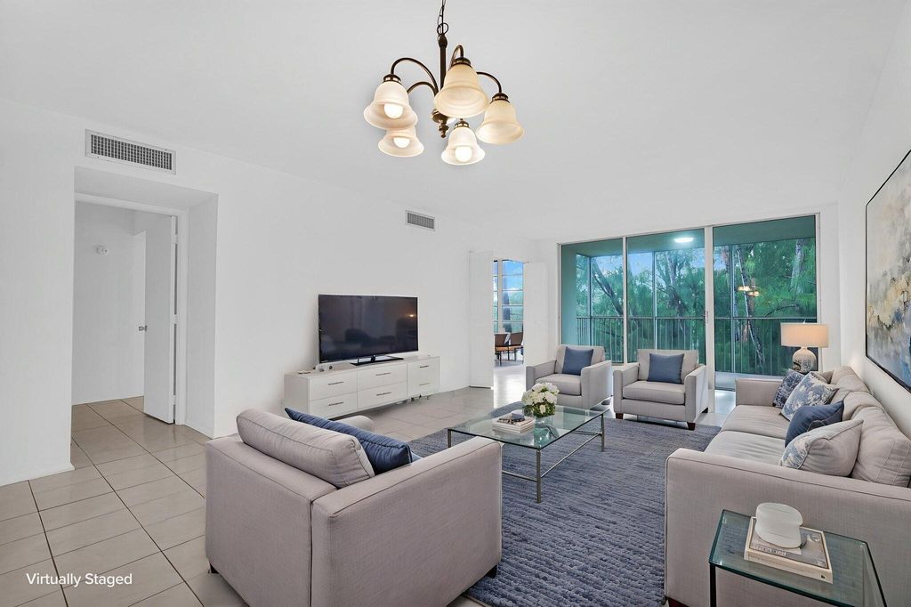 3051 S Palm Aire Drive Unit 308, photo 2