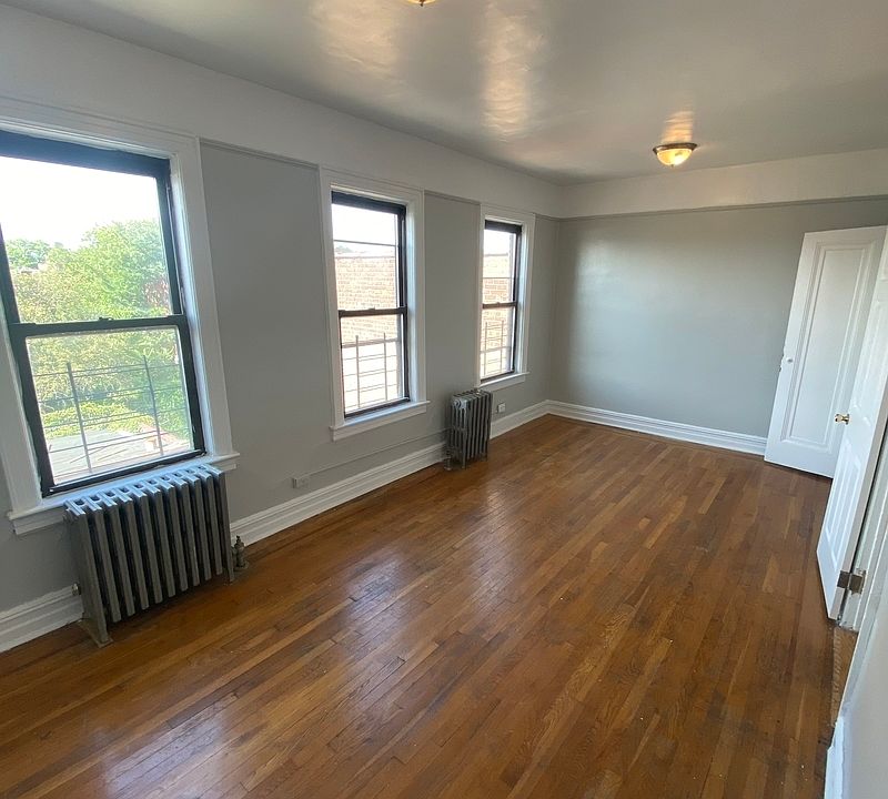 1st image of 950 E 227th St #3B