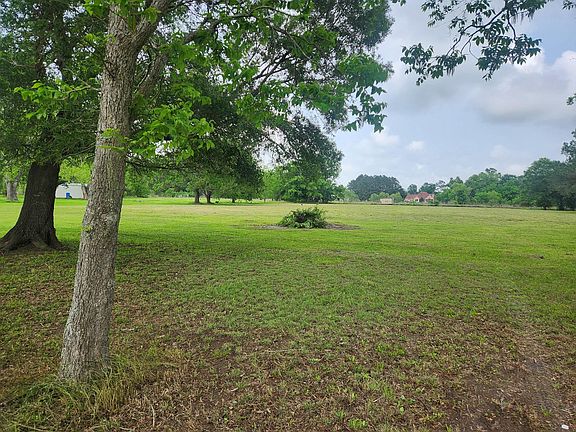 2nd image of 2121 County Road 6026