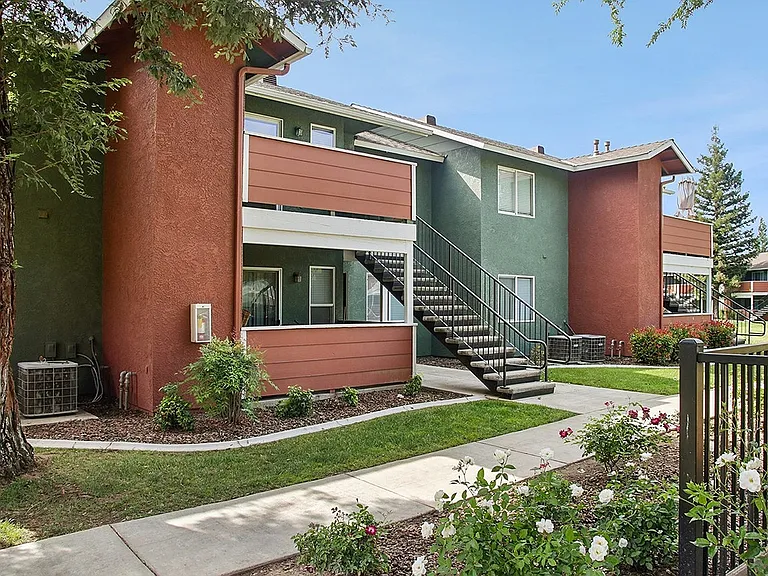 Exterior | Canyon Springs