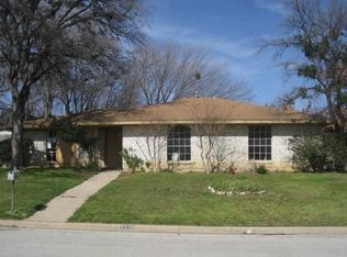 7725 Briarridge Ct, North Richland Hills, TX 76182