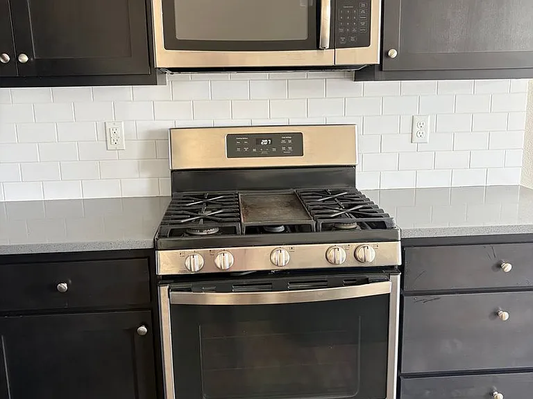 332 E Wayno Way — Photo 14