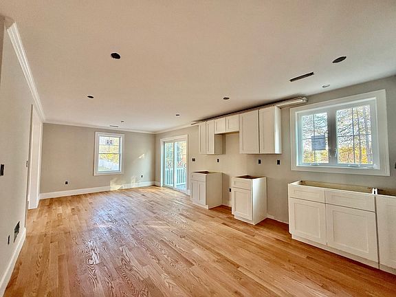 3rd image of 12 Shawsheen Rd