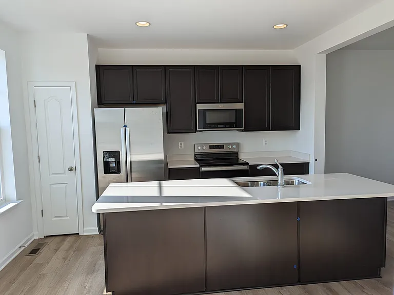 241 Hillsdale Pl — Photo 6