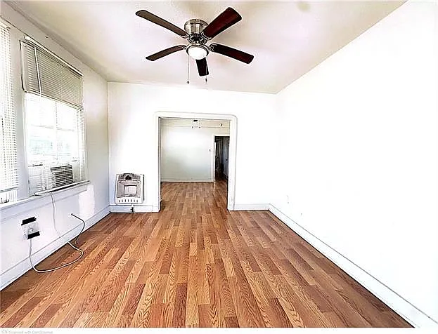 2 bed, 1.0 bath, 700 sqft, $1,100 — Photo 2