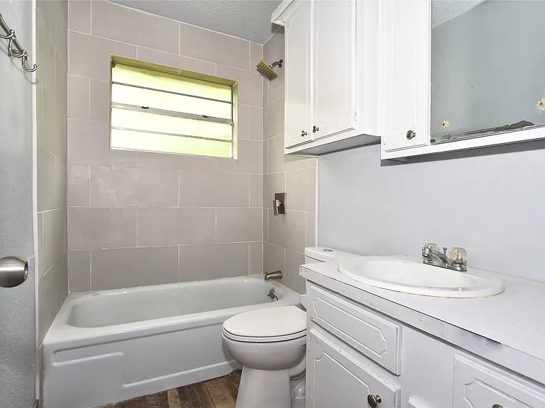 317 W Linda St — Photo 18