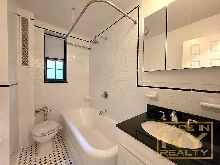 51-01 39th Ave #R24 — Photo 4