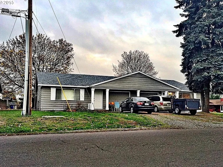 407 SE 117th Ave — Photo 2
