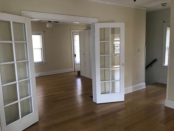 4th image of 4109 Ballard Ave #2