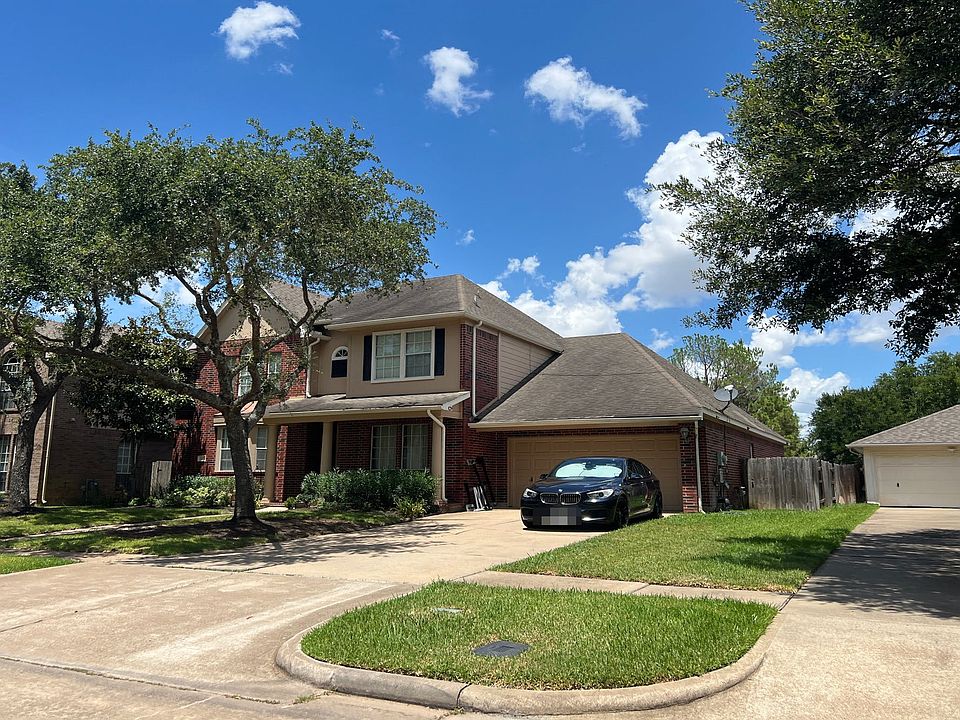 2nd image of 1719 Lake Winds Dr