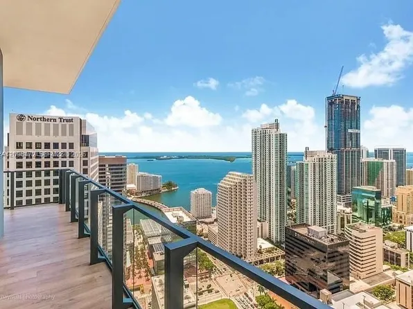 68 SE 6th St APT 3901, Miami, FL 33131