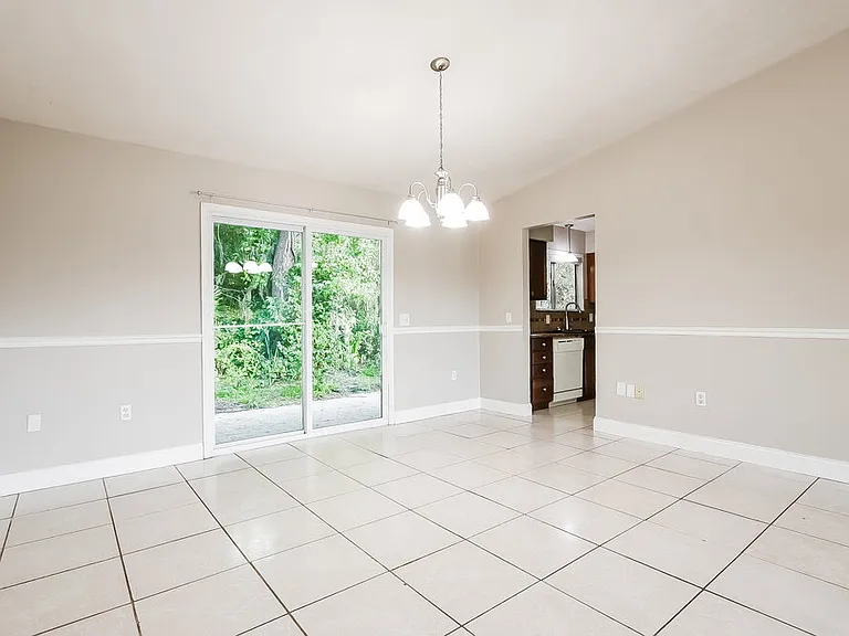 1819 E Glancy Dr — Photo 5