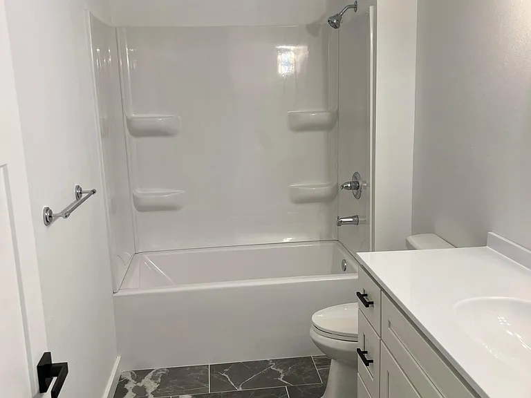 301 N Kentwood Ave — Photo 11