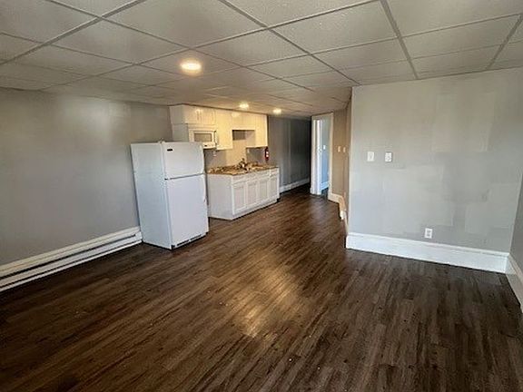 4th image of 40 Clay St #4