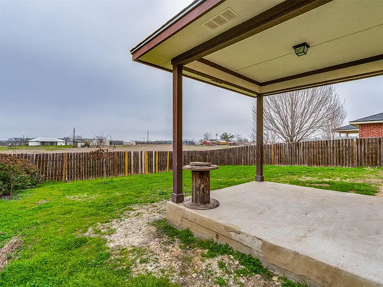 13620 Lyndon B Johnson St — Photo 24