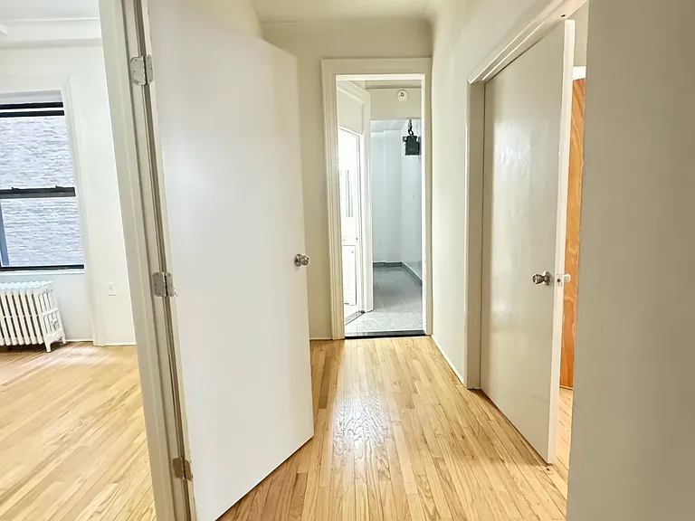 515 W 113th St #2G — Photo 2