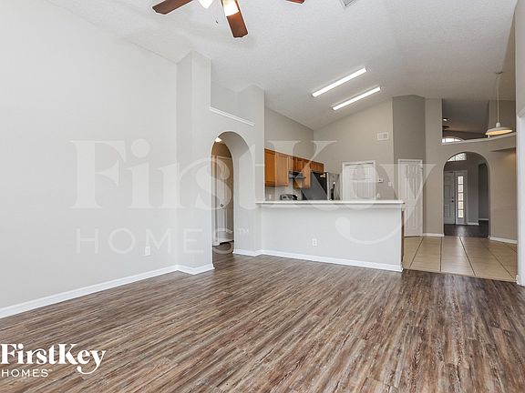 3rd image of 1806 Greystone Trl
