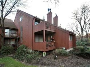 553 Sanderling Ct, Secaucus, NJ 07094