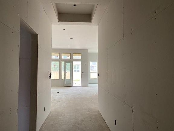 2nd image of 721 Woodview Dr