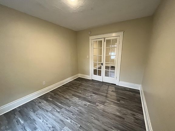4th image of 2423 Falls St Front 2421