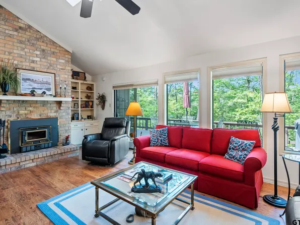 944 Clear Water Trl, Holly Lake Ranch, TX 75765