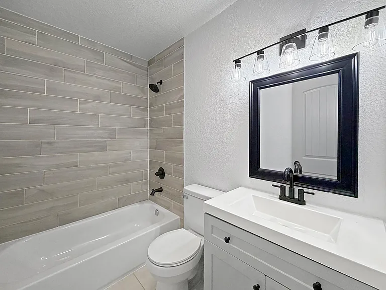 1211 Comay St — Photo 8