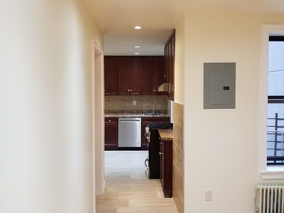3rd image of 2531 38th St APT 2