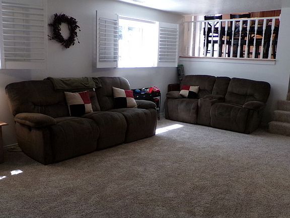 Large family room : Large family room with lots of space for fun or relaxing!