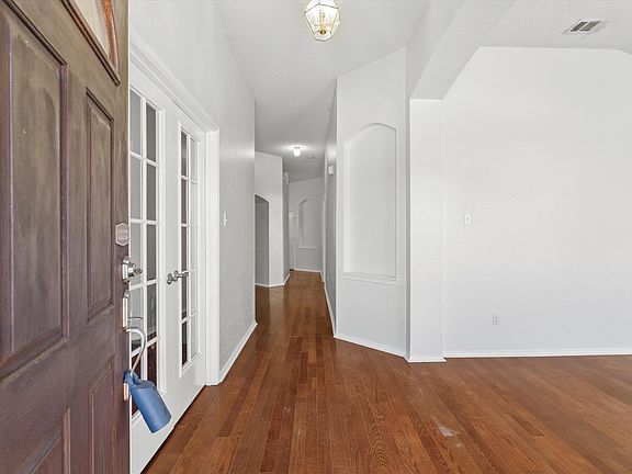 4th image of 3208 Ash Ln