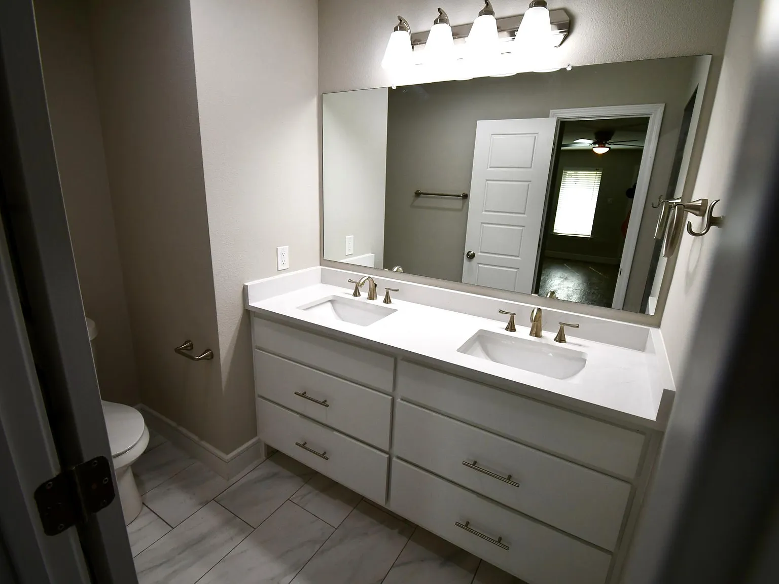 4 bed, 1840 sqft, $2,800 — Photo 4