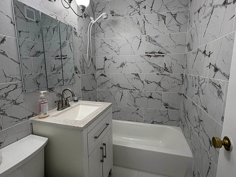67-50 Thornton Pl #2U — Photo 8