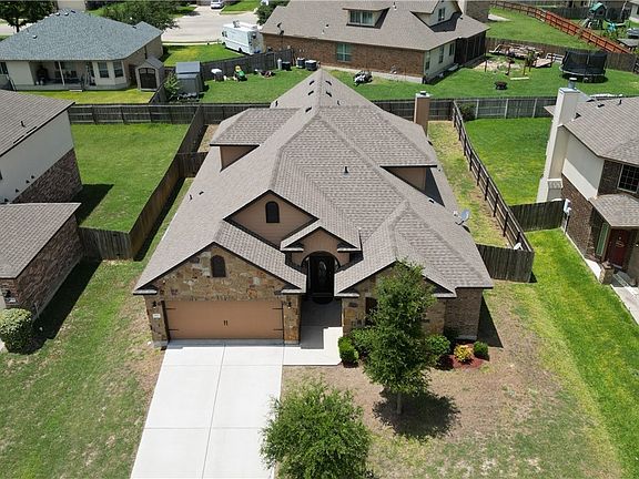 2nd image of 6611 Golden Oak Ln
