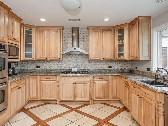 4th image of 3125 Spanish Oak Dr