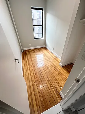 Rented by Metroline Realty | media 2