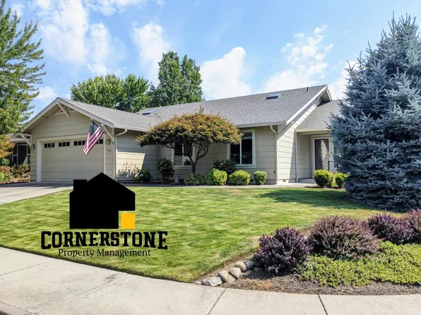 64 Mountain View Dr, Phoenix, OR 97535