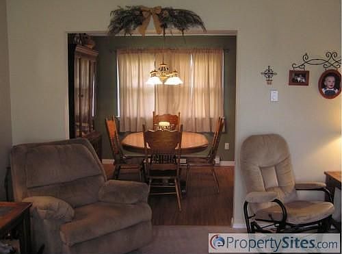 3rd image of 4 Cedarwood Dr