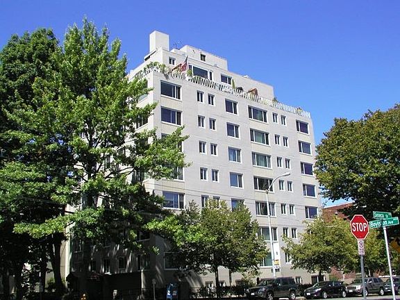 3rd image of 1200 Boylston Ave APT 605