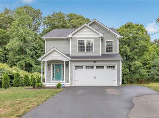 69 Maple Ln, Shelton, CT 06484