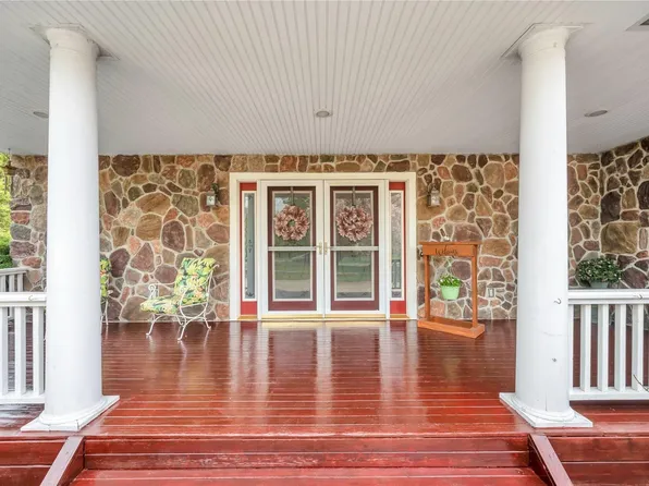 26 Jonah Road, Miller Place, NY 11764