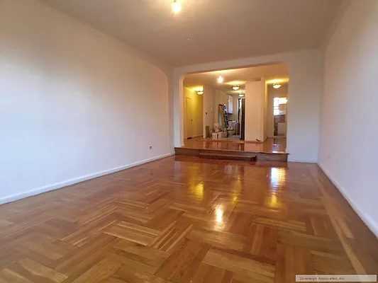 Rented by Sovereign Associates | media 37