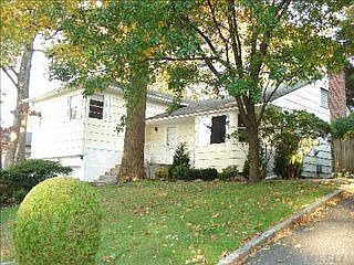 1st image of 69 Essex Ct