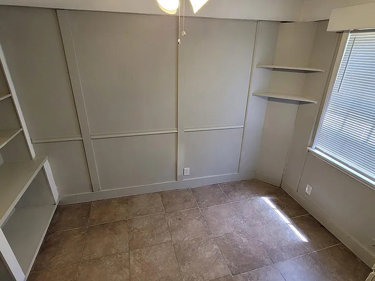 825 S Graham St — Photo 3