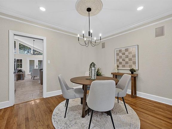 5th image of 1242 E RIDGEWOOD STREET