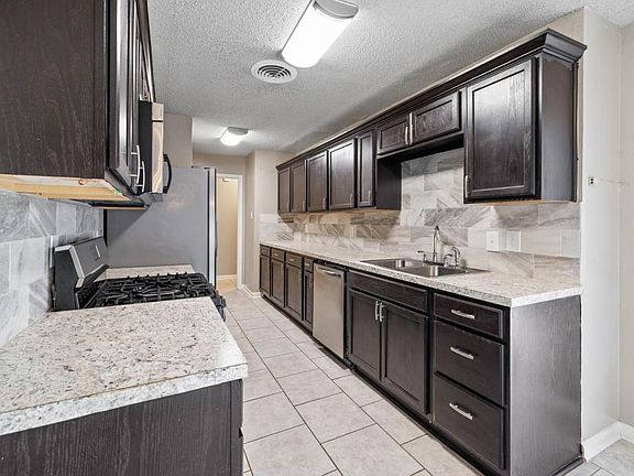 5th image of 1808 Crestview Dr