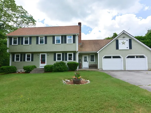 3 Walnut Ter, Plainville, MA 02762
